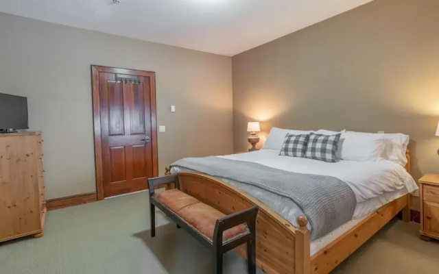 Mountain Time-spacious, Private Hot Tub,great View