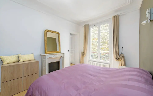 Dream apartment on the Elysee fields