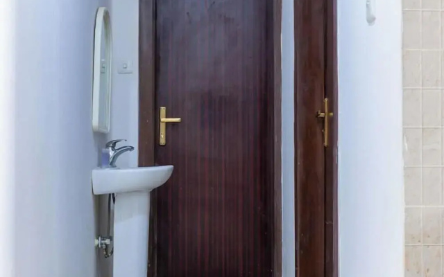 Private Zone Laban