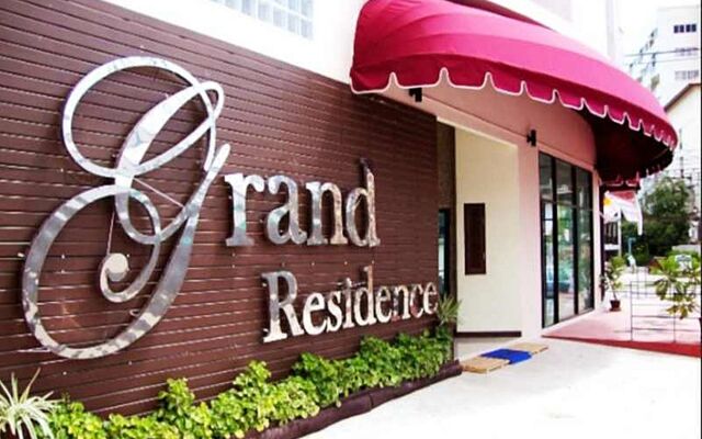 Отель Grand Residence Jomtien вид на фасад