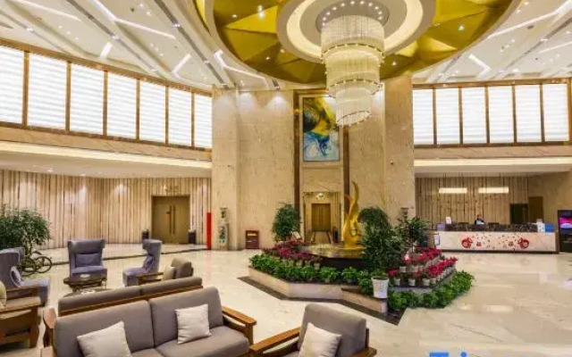 Yun Hu International Hotel (Chongqing South High-speed Railway Station Liangping)