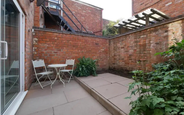 Crewe Short Lets 1 Victoria Court, Crewe