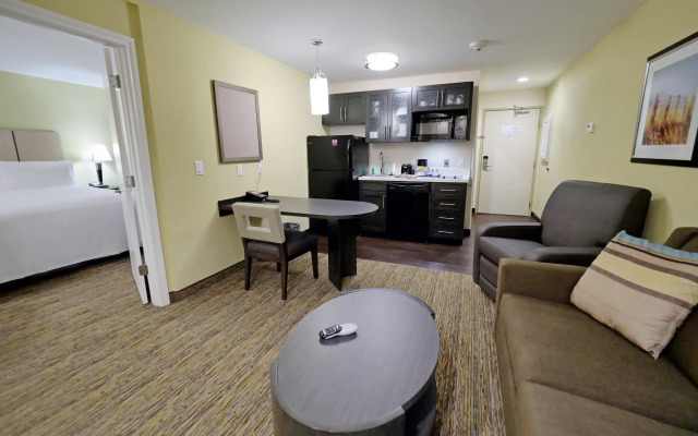 Days Inn and Suites Plano Medical Center Dallas