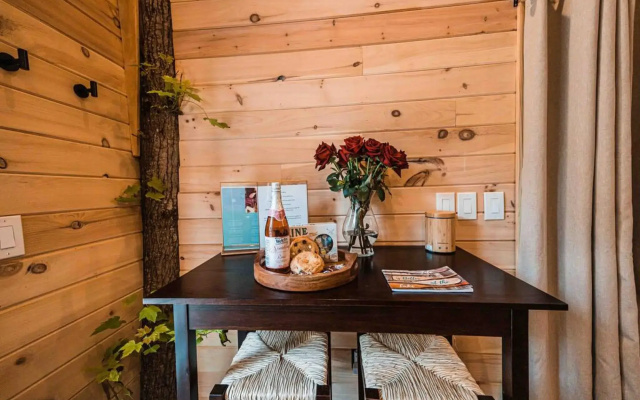Moonlight Treehouse-amazing Views Private hot tub