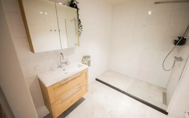 Alphabet 3 Bedroom Serviced Apartment -pk-