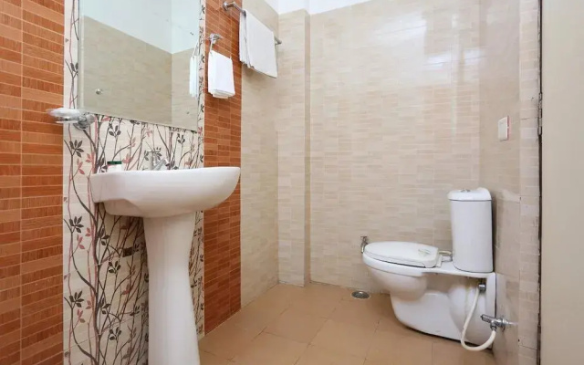Capital O 10970 Hotel Krishna Palace