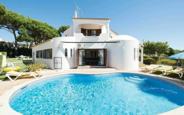 Modern Holiday Home in Quarteira With Swimming Pool