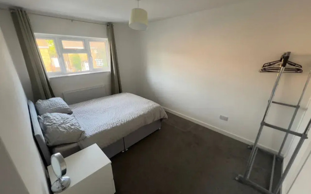 3 Bedroom House Oakwood Retreat in Dunstable