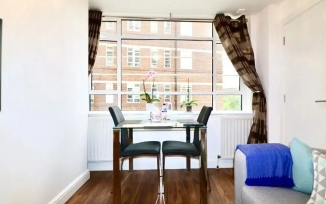 Nell Gwynn House Apartment 420