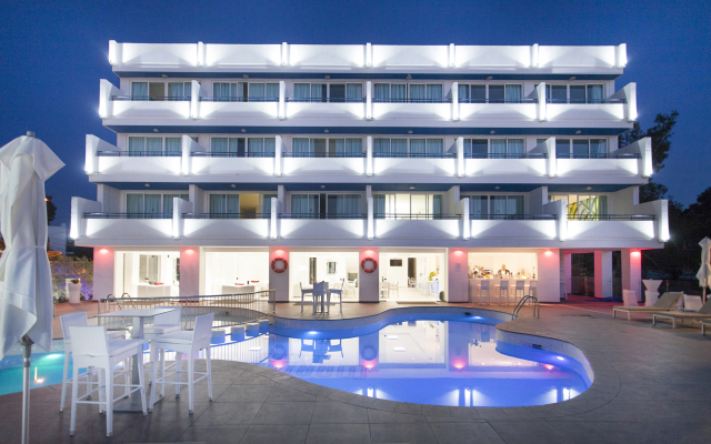 Hotel Apartamentos Marina Playa - Adults Only вид на фасад