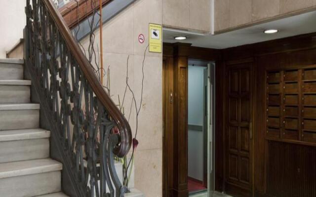 Апартаменты Amister Apartments вид на фасад