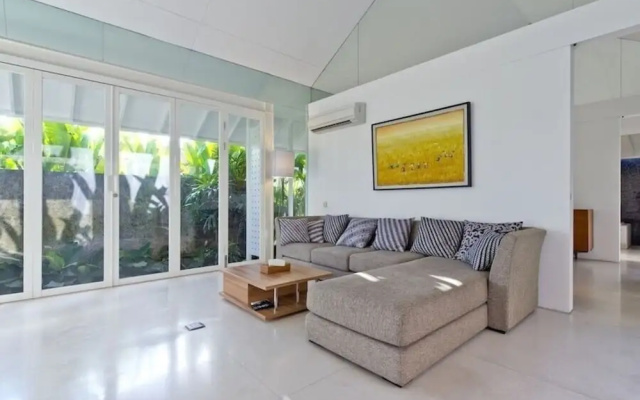 Villa White