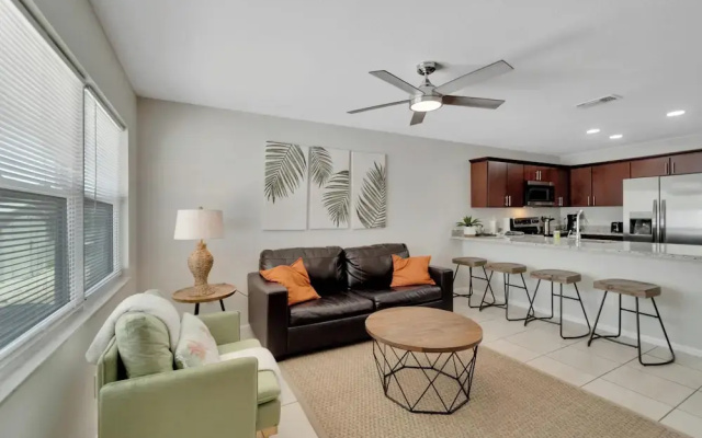 1053 Apollo Beach Blvd, Unit 5