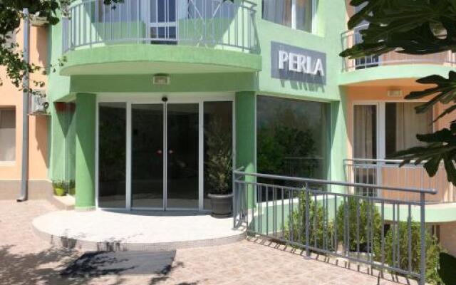 Perla Hostel Генерал-Кантраджиево вид на фасад