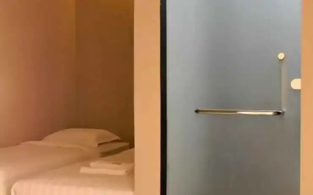 D Hotel Inanam