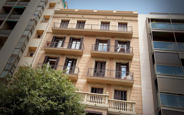 DONNA · Donna's Residence · Low-priced, Super Reviewed Apartment