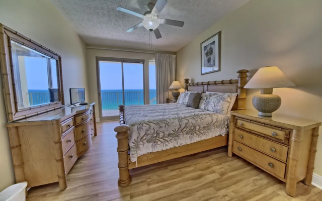 Luxurious Tropical Condo with Breathtaking Gulf View - Unit 2006 by RedAwning