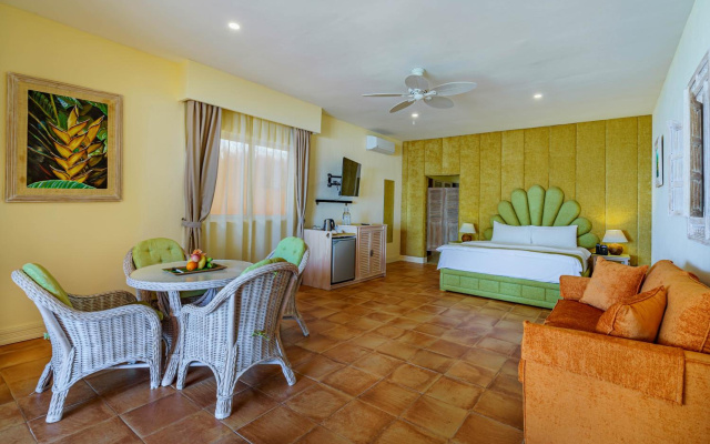 Coco Grove Beach Resort