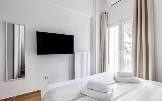 Les Nuances de Blue 1-BR Apt in Athens