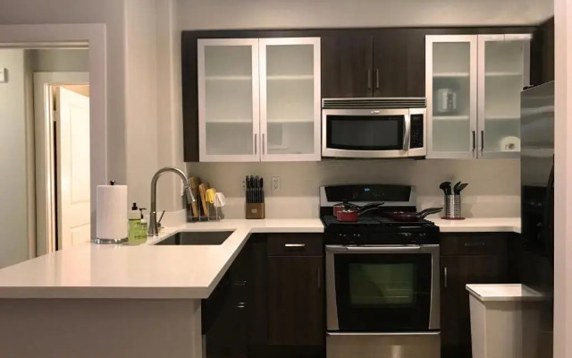 "Resort Style amenities walk to UCLA" w Pool & Parking B2