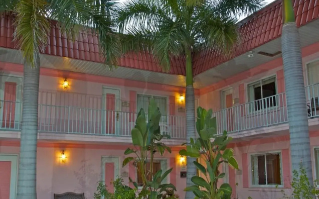 Hibiscus Suites - Gateway to Siesta Key