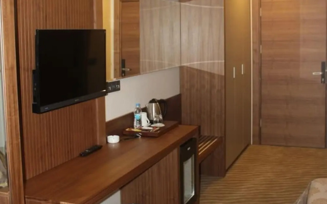 YZE Pirlanta Hotel