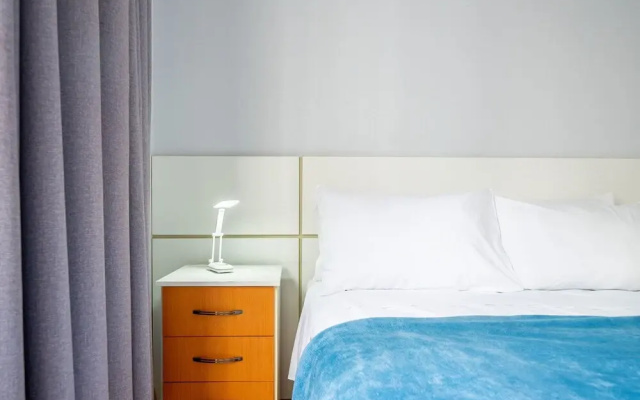 Well Equipped apt in BC Center 300m fr/ sea Ecp055