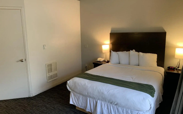 Cannery Row Inn