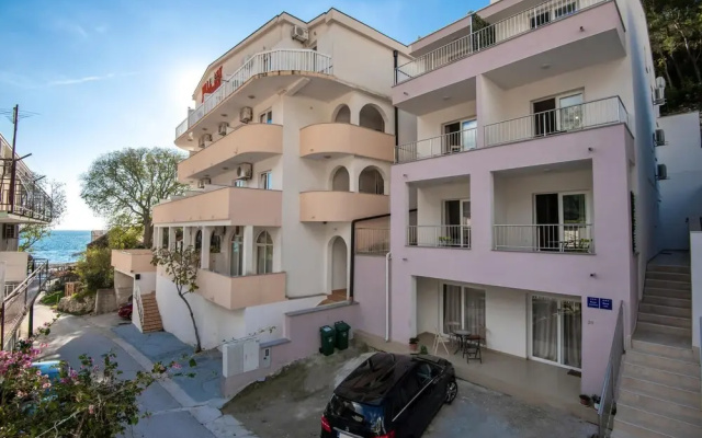 Nice Apartment in Drvenik With 1 Bedrooms and Wifi
