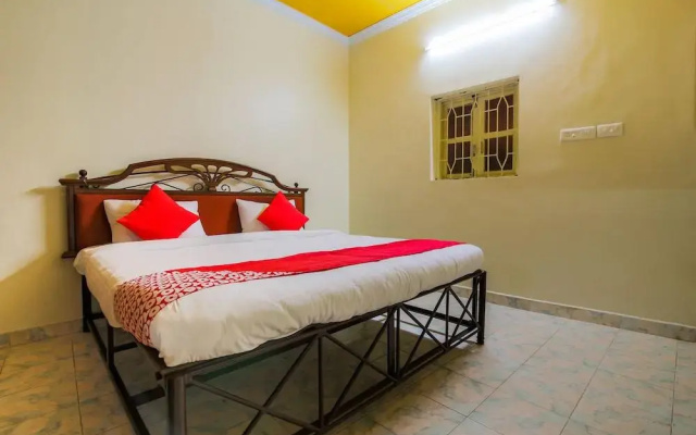 OYO 18441 Furtado's Beach House