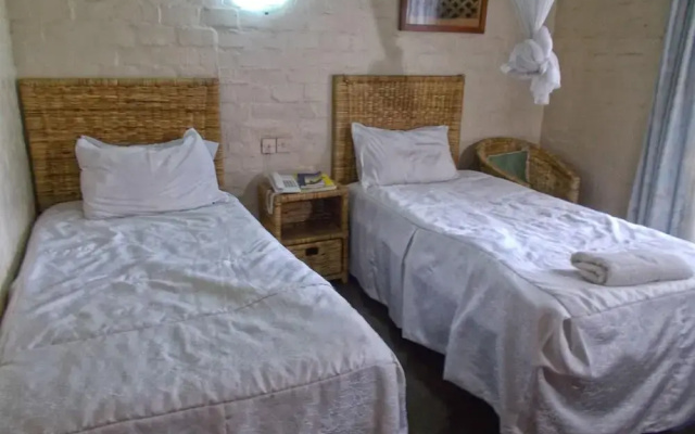 Ndeke Hotel