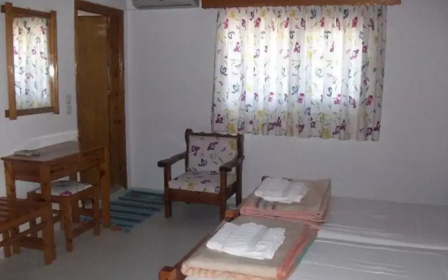 Varelis Family Hotel