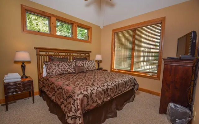 Firefly Cove 4 Bedroom House