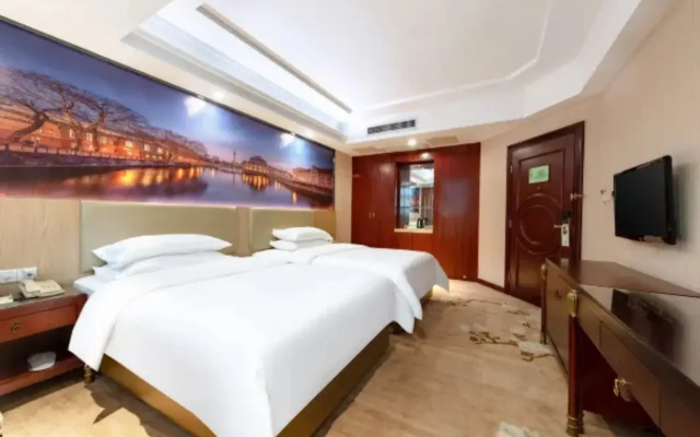 Vienna International Hotel Shenzhen Songgang Metro Station