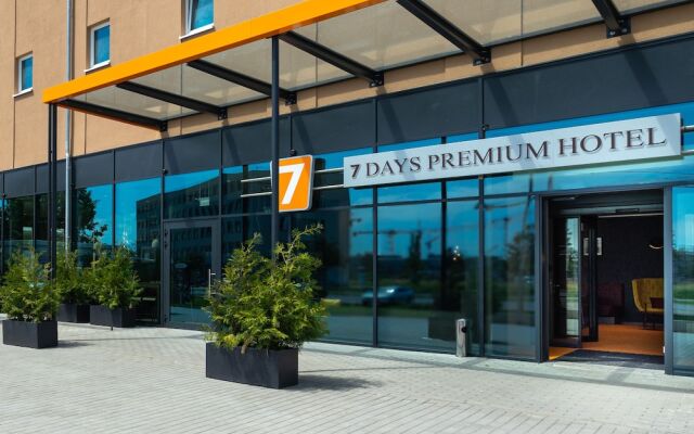 Отель 7 Days Premium BERLIN – Schönefeld вид на фасад