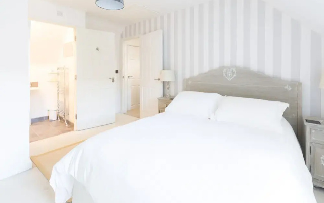 Toothbrush Apartments- Ipswich Townhouse