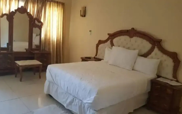 Twin Cave Lodge