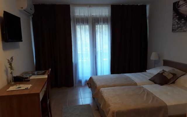 Hotel Albamaris