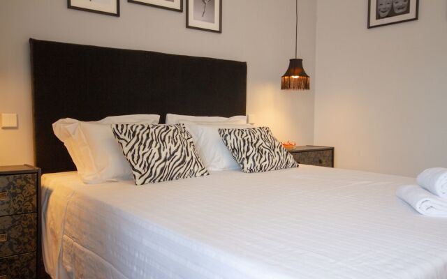 Апартаменты Sweet Lisbon Arts Holiday Apartment вид на фасад