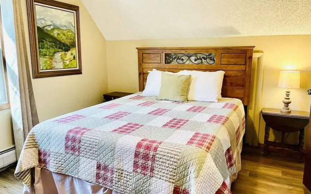 Grandma's Mountain Getaway - 3 Br Home