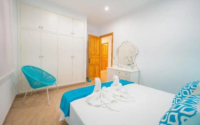 Apartamento Piscina Muro