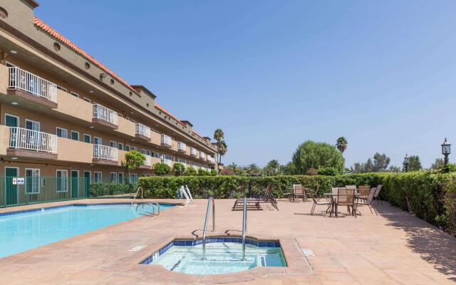 Travelodge by Wyndham Sylmar CA 2