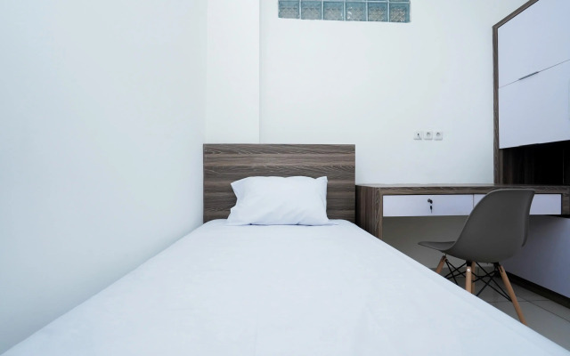 OYO Life 2462 Kost Surabaya