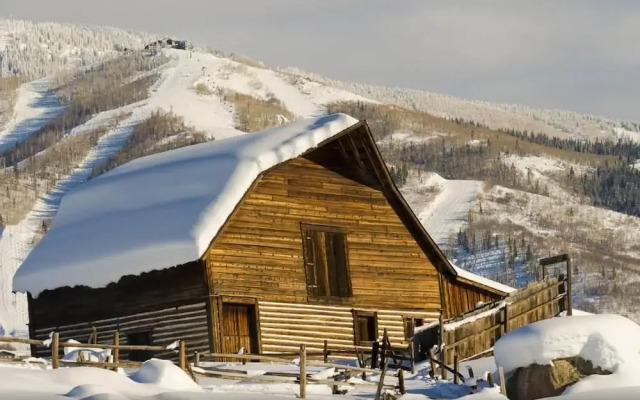 Ski Trail Lodge I