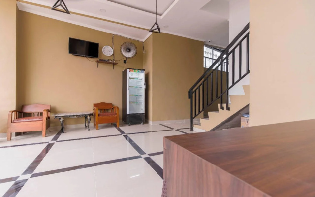 Reddoorz Plus @ Mampang Prapatan