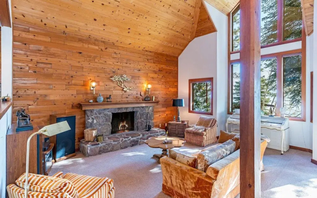Tahoe Classic by Tahoe Mountain Properties