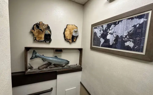 Hooligans Fishing Lodge