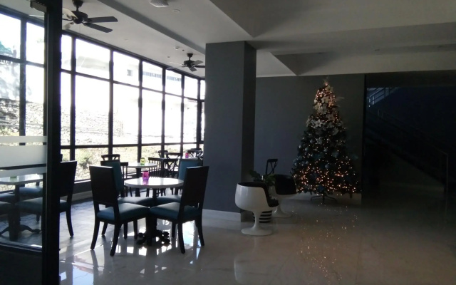 RITZ Legarda