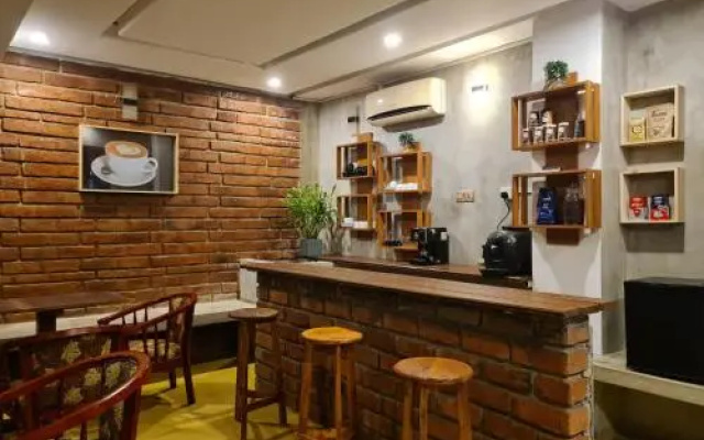 Cafe and pub by yasri