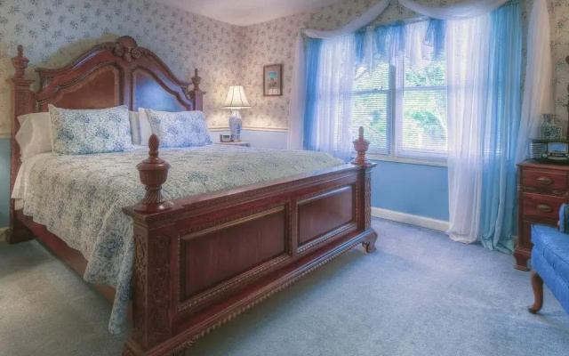 Blue Mountain Mist Country Inn & Spa